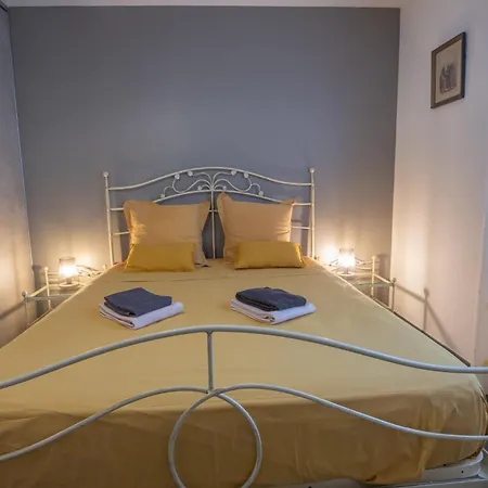 St Avec Piscine Villa